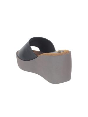black platforms wedges - 17083218 - Standard Image - 3