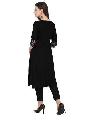 embroidered straight kurta - 17087974 - Standard Image - 3
