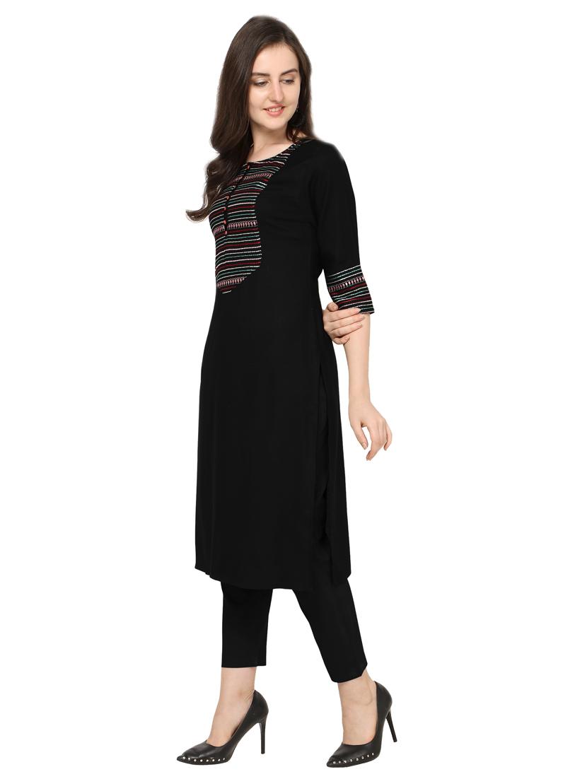 embroidered straight kurta - 17087974 - Zoom Image - 2