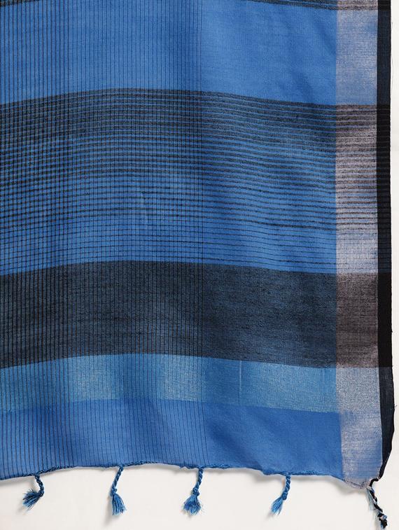 solid jamdani saree with blouse - 17089877 - Zoom Image - 4
