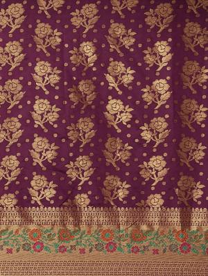 floral banarasi saree with blouse - 17089995 - Standard Image - 4