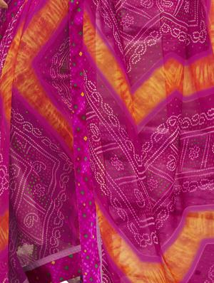 bandhani printed saree with blouse - 17097842 - Standard Image - 4
