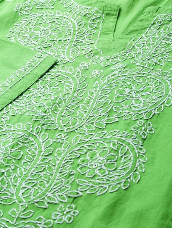 ada hand embroidered green cotton lucknow chikankari kurta - 17098975 - Zoom Image - 4