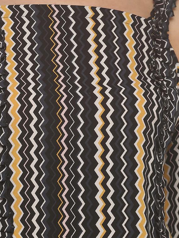 cold shoulder chevron top - 17099814 - Zoom Image - 5