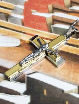 gold colored brass pendant - 17104727 - Standard Image - 3
