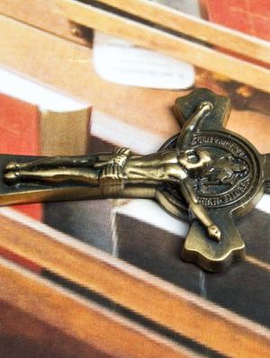 gold colored brass pendant - 17104734 - Standard Image - 3