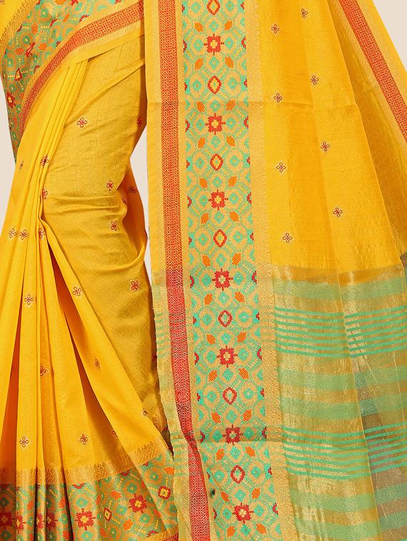 bordered embroidered saree with blouse - 17112163 - Zoom Image - 3