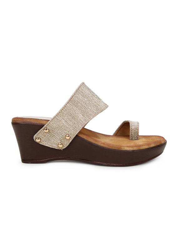 gold one toe wedges - 17112583 - Zoom Image - 2