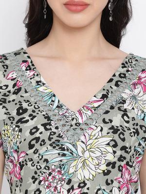 v-neck floral a-line dress - 17116373 - Standard Image - 5