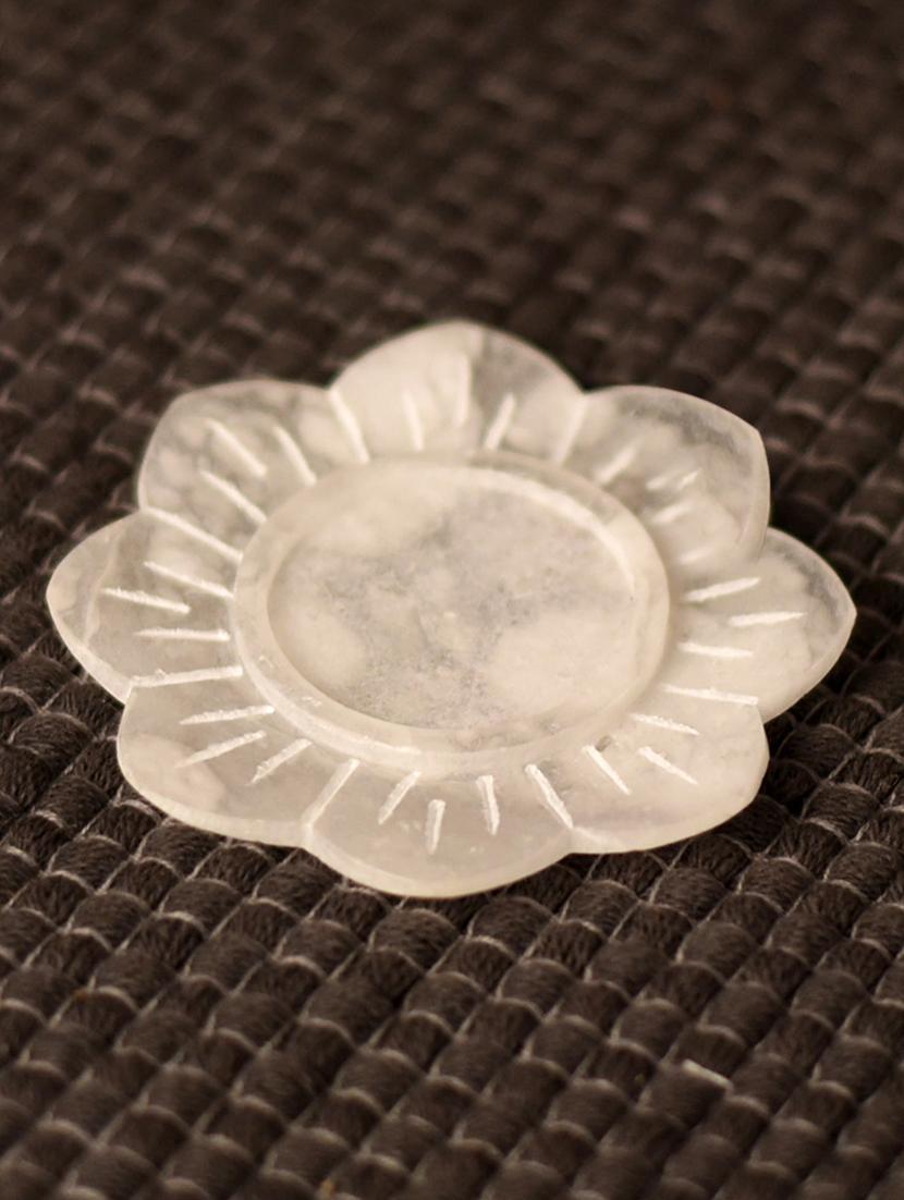 lotus design tea light handcrafted marble holder - 17127072 - Zoom Image - 2