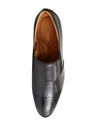 black slip on brouges - 17129542 - Standard Image - 3