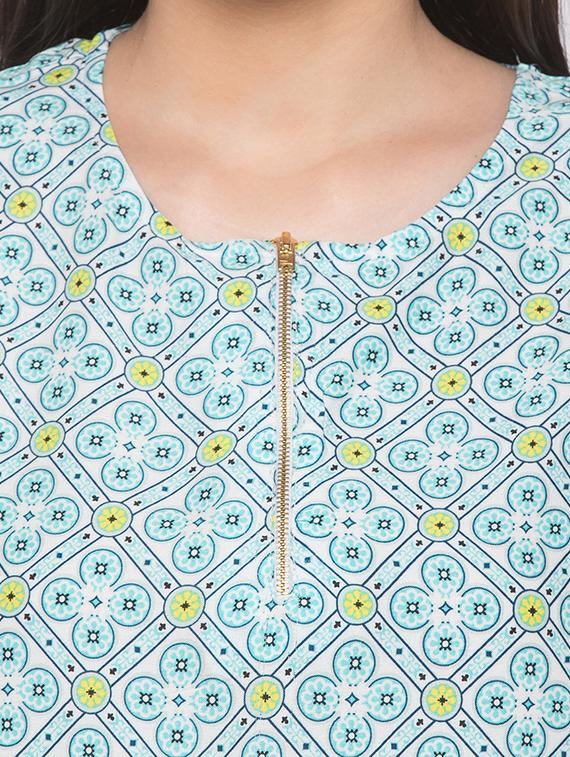 zipper neck printed top - 17136696 - Zoom Image - 5