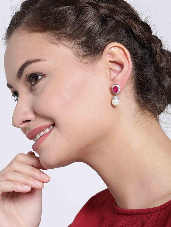 red metal drop earring - 17137497 - Zoom Image - 3