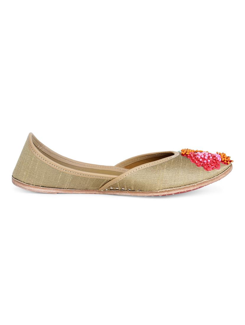 brown embroidered slip on jutis - 17137676 - Zoom Image - 2