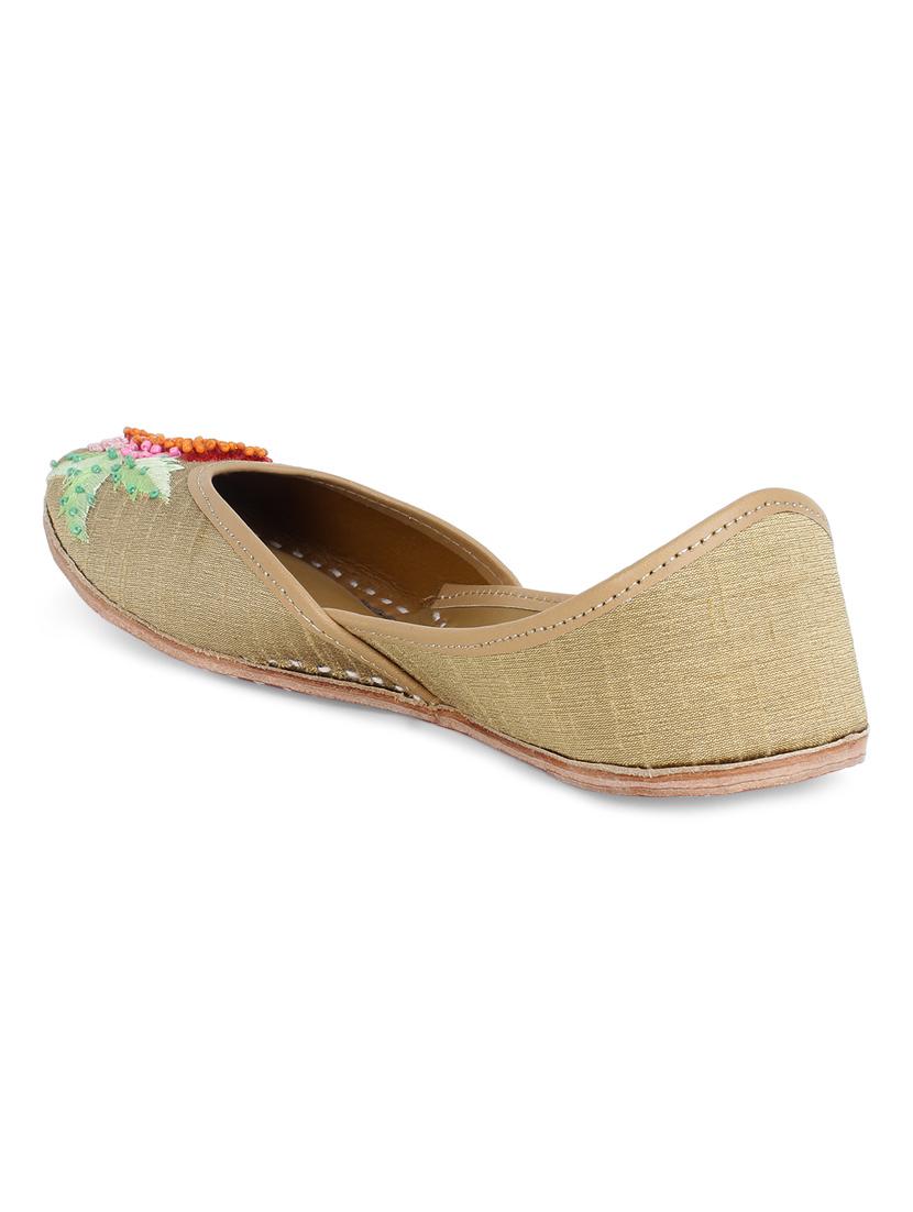 brown embroidered slip on jutis - 17137676 - Zoom Image - 3