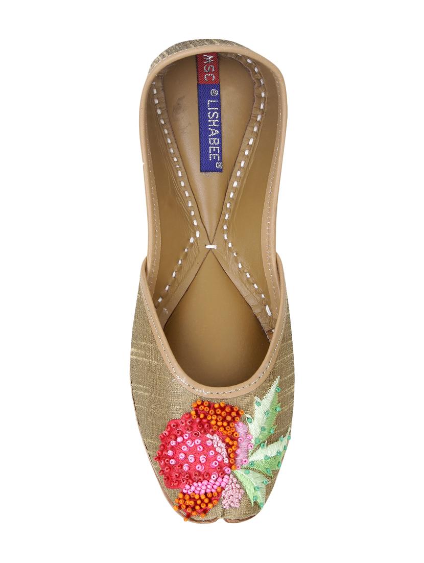 brown embroidered slip on jutis - 17137676 - Zoom Image - 5
