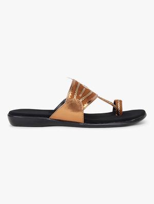 beige one toe kolhapuris - 17138404 - Standard Image - 2