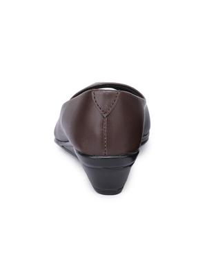brown leatherette ballerina - 17140717 - Standard Image - 3
