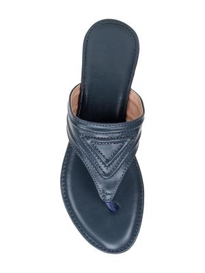 navy toe separator sandals - 17141120 - Standard Image - 4