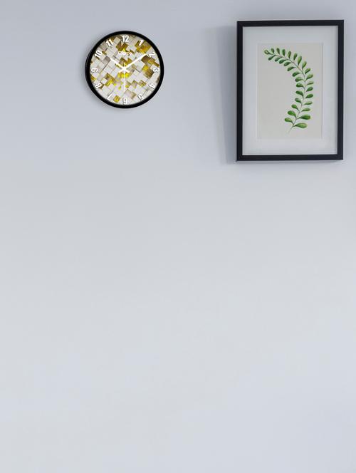 glass wall clock with 1 year warranty and 2 free aa battery - 17145947 - Standard Image - 1