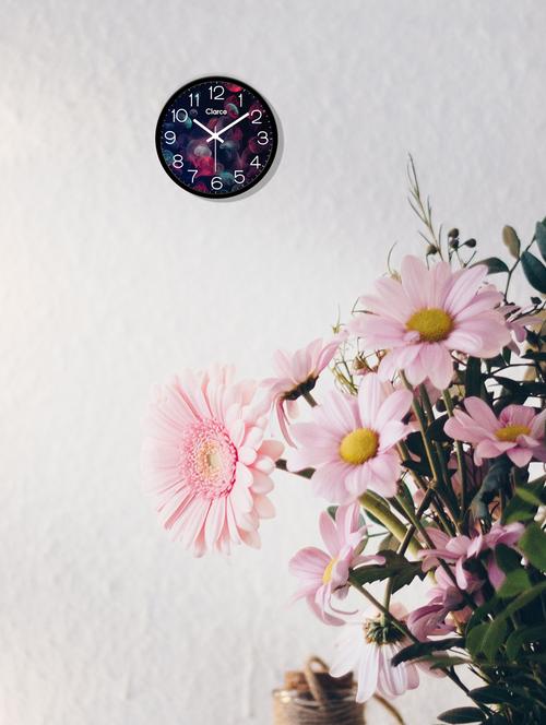 glass wall clock with 1 year warranty and 2 free aa battery - 17145957 - Standard Image - 1