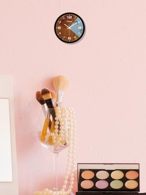 designer wall clock - 17145969 - Standard Image - 1