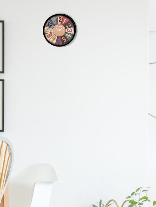designer wall clock - 17145999 - Standard Image - 1