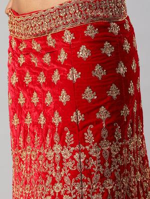 embroidered bridal lehenga - 17152819 - Standard Image - 4