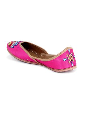 pink embroidered slip on jutis - 17152854 - Standard Image - 3