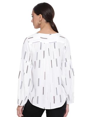 round neck printed top - 17154098 - Standard Image - 3