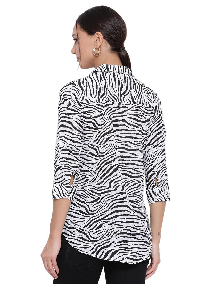curved hem animal shirt - 17154114 - Zoom Image - 3