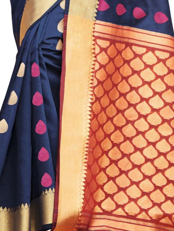 self design handloom saree with blouse - 17164330 - Zoom Image - 3