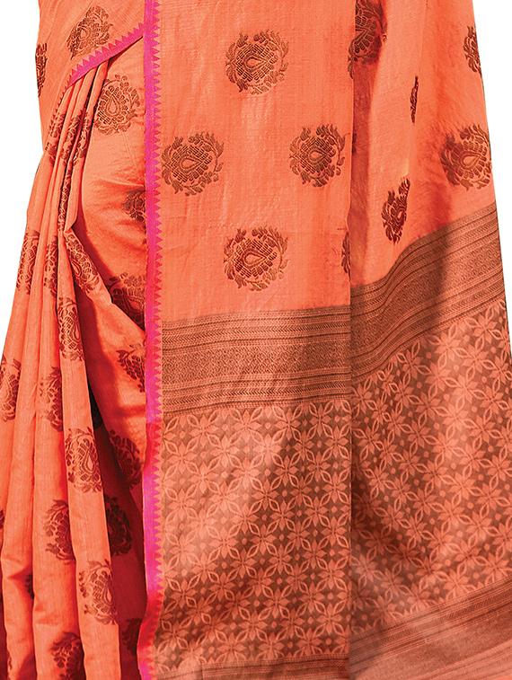 self design handloom saree with blouse - 17164448 - Zoom Image - 3