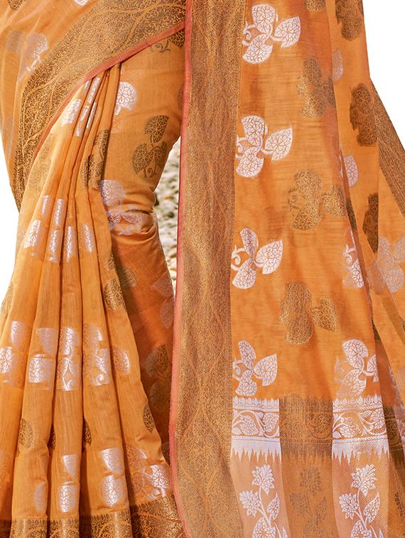 self design handloom saree with blouse - 17164487 - Zoom Image - 3