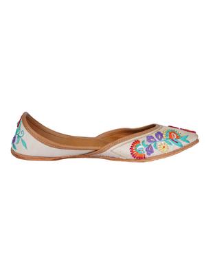 white slip on jutis - 17167534 - Standard Image - 2