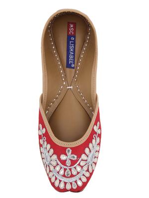 red slip on jutis - 17167535 - Standard Image - 4