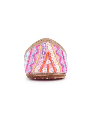 pink slip on jutis - 17167541 - Standard Image - 3