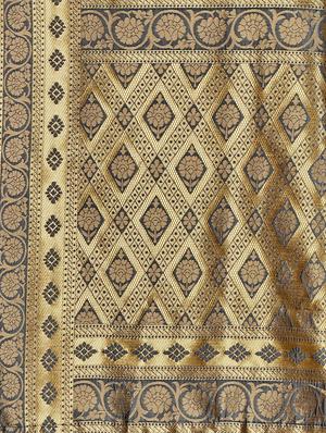 self design woven saree with blouse - 17171092 - Standard Image - 4