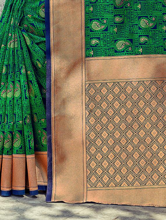 self design paisley woven saree with blouse - 17173566 - Zoom Image - 2