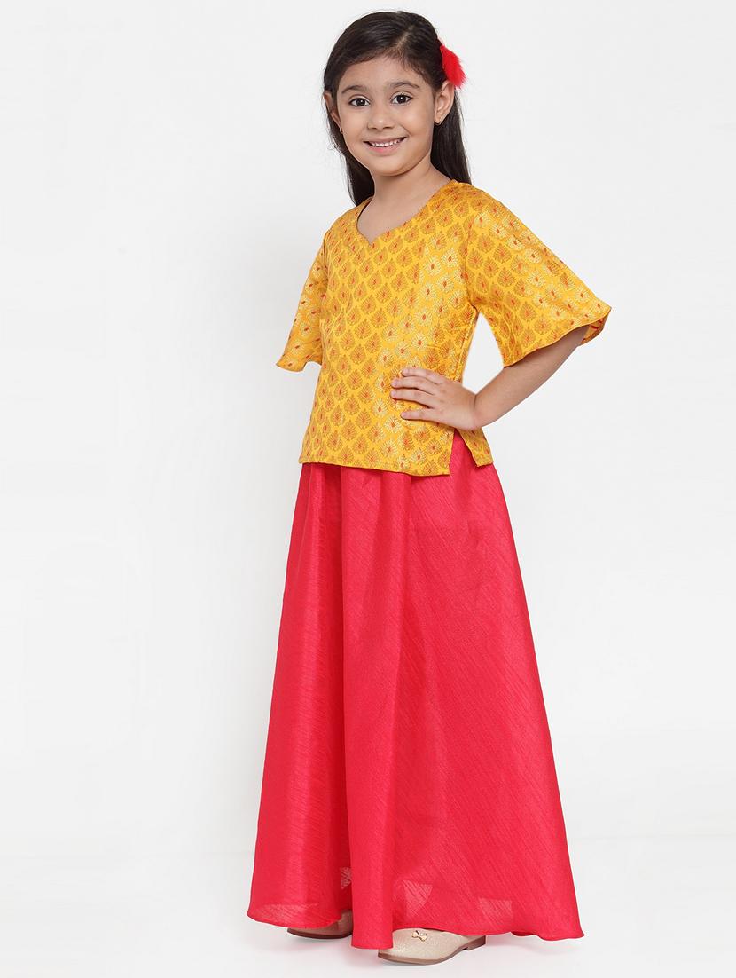 yellow silk blend lehnga choli - 17173642 - Zoom Image - 2