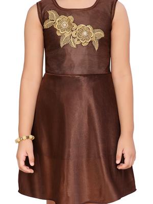 brown polyester frock - 17176857 - Standard Image - 4