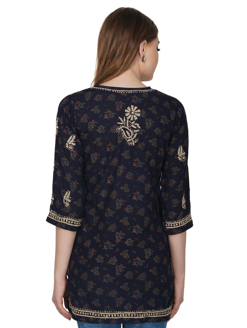 chikankari straight kurti - 17181925 - Zoom Image - 3