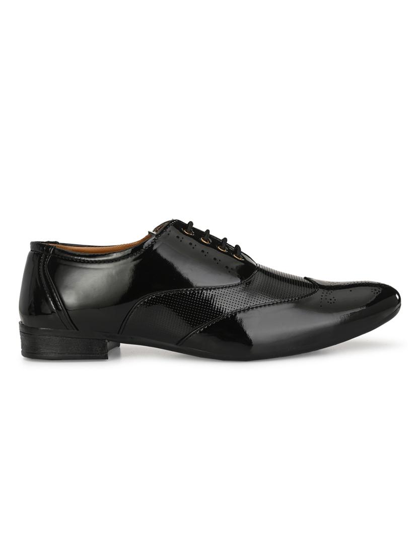 black lace-up brouges - 17192565 - Zoom Image - 2
