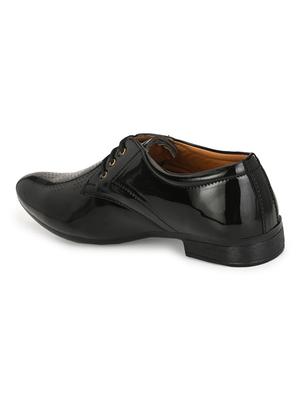black lace-up brouges - 17192571 - Standard Image - 3