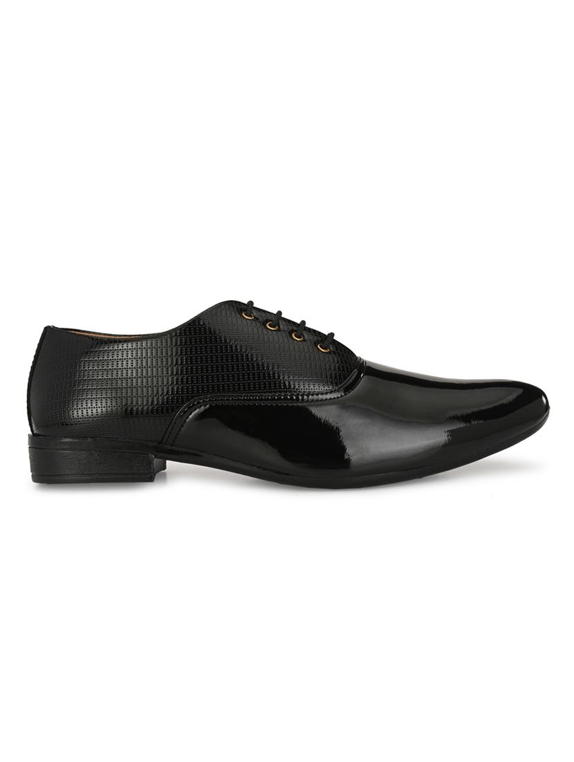 black lace-up brouges - 17192574 - Zoom Image - 2