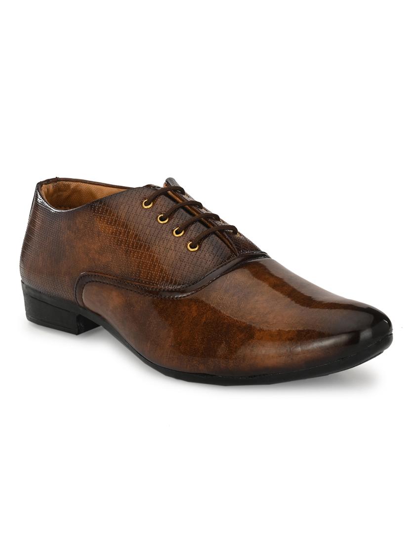 brown lace-up brouges - 17192575 - Zoom Image - 1