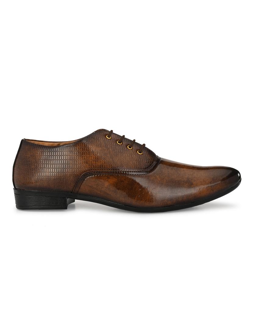 brown lace-up brouges - 17192575 - Zoom Image - 2