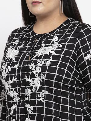 embroidered checkered top - 17193247 - Standard Image - 5