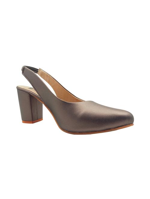 brown back strap sandals - 17193534 - Very Small Image - 1