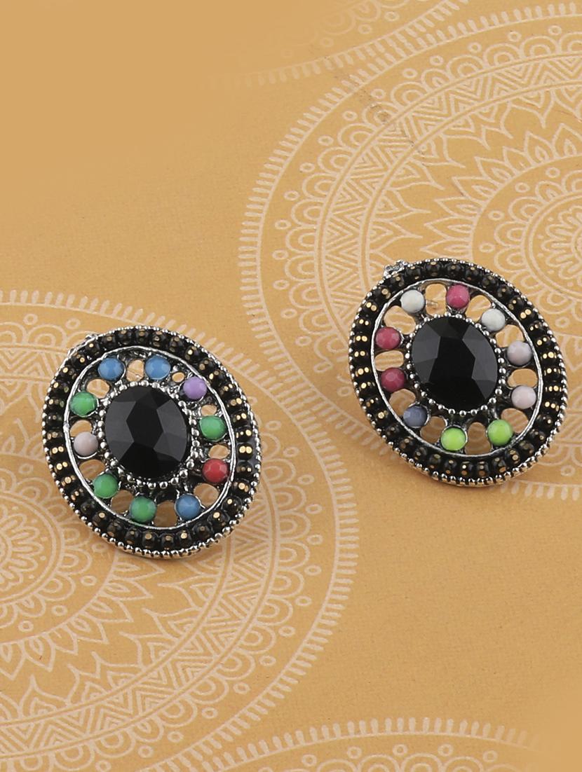 black metal studs earring - 17194485 - Zoom Image - 1